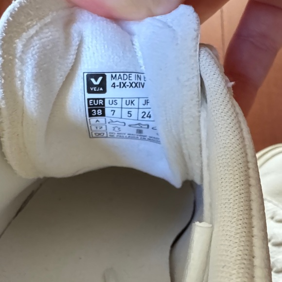 Veja Campo White and Purple Leather Sneakers - Picture 6 of 7